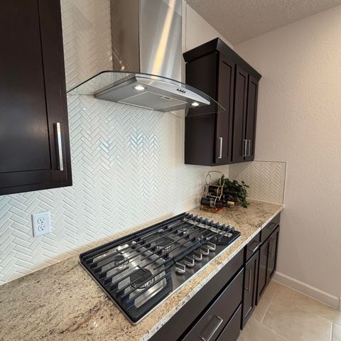 2427 Marble Avenue NE, Rio Rancho, NM 87144