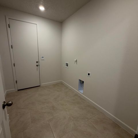 2427 Marble Avenue NE, Rio Rancho, NM 87144