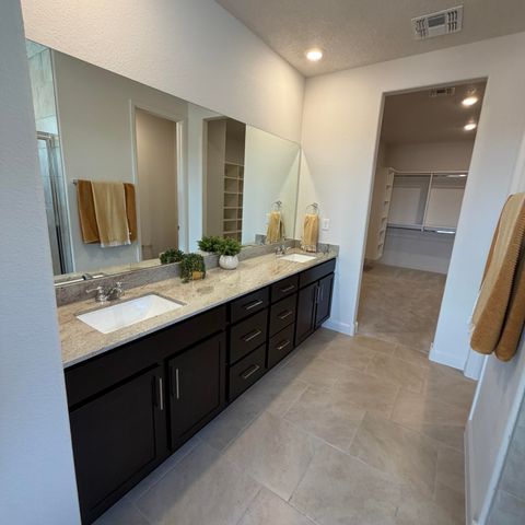2427 Marble Avenue NE, Rio Rancho, NM 87144