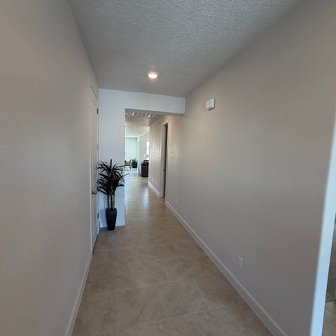 2427 Marble Avenue NE, Rio Rancho, NM 87144