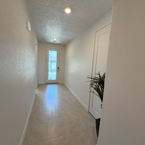 2427 Marble Avenue NE, Rio Rancho, NM 87144