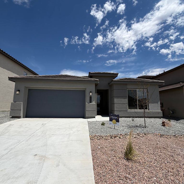 2427 Marble Avenue NE, Rio Rancho, NM 87144