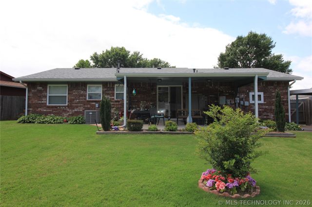 2042 W Toledo Street, Broken Arrow, OK 74012