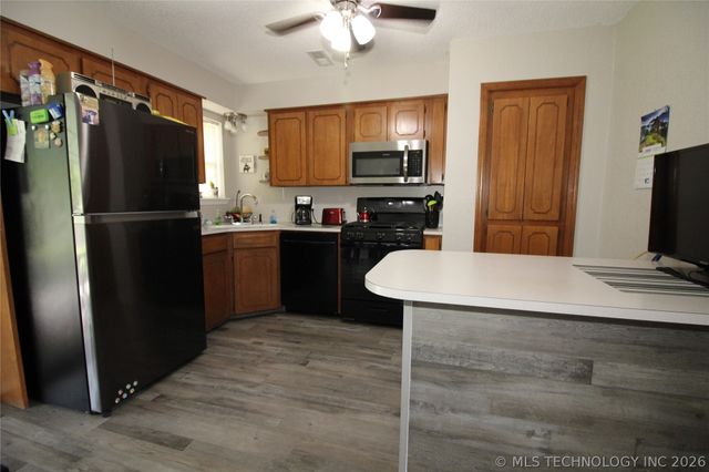2042 W Toledo Street, Broken Arrow, OK 74012