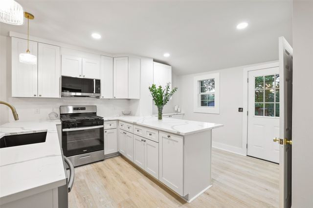 431 E Hull Street, Denison, TX 75021
