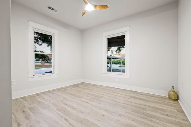 431 E Hull Street, Denison, TX 75021
