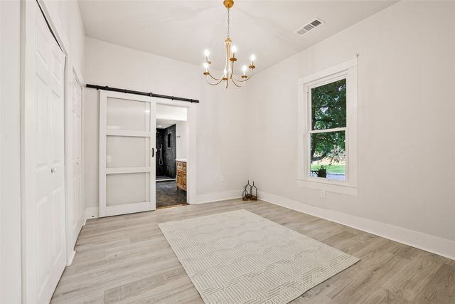 431 E Hull Street, Denison, TX 75021
