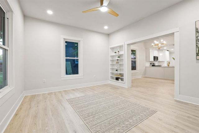 431 E Hull Street, Denison, TX 75021