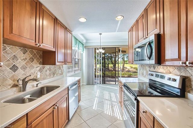 3071 Meandering WAY # 101, Fort Myers, FL 33905