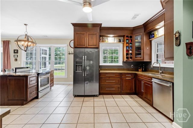 3 Pine Lakes Point, Savannah, GA 31405