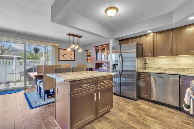 610 Maple Ln 1, Sewickley, PA 15143