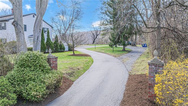 610 Maple Ln 1, Sewickley, PA 15143