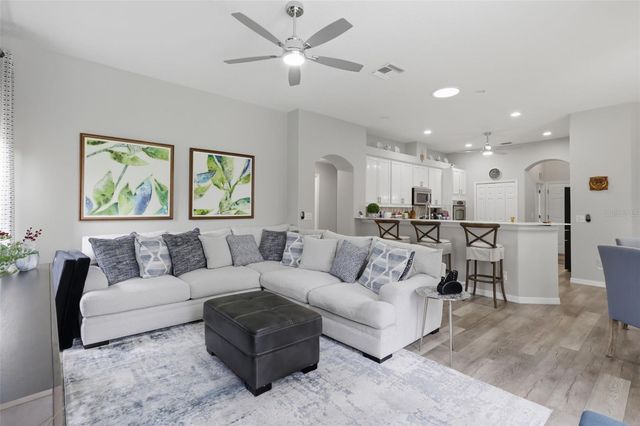 5519 AURORA DRIVE, Leesburg, FL 34748