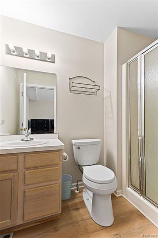 1033 Calpernia, Wixom, MI 48393