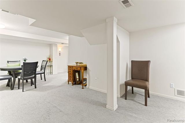 1033 Calpernia, Wixom, MI 48393