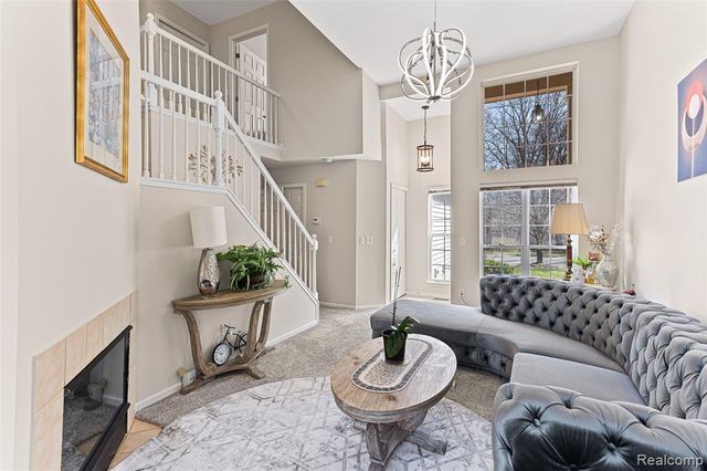 1033 Calpernia, Wixom, MI 48393
