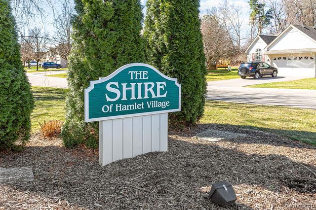 1033 Calpernia, Wixom, MI 48393
