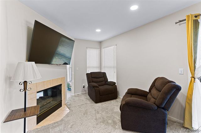1033 Calpernia, Wixom, MI 48393