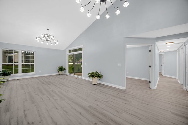 445 Cromwell Circle 1, Bartlett, IL 60103