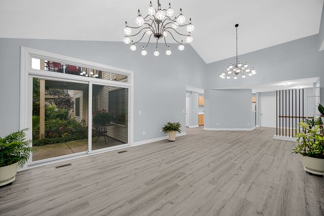 445 Cromwell Circle 1, Bartlett, IL 60103