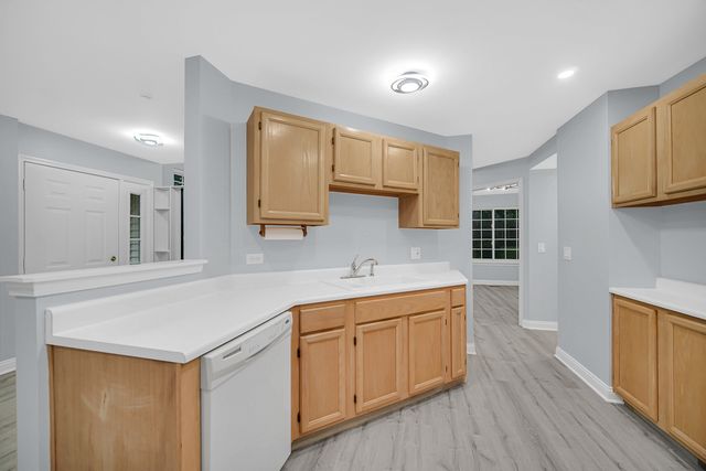 445 Cromwell Circle 1, Bartlett, IL 60103