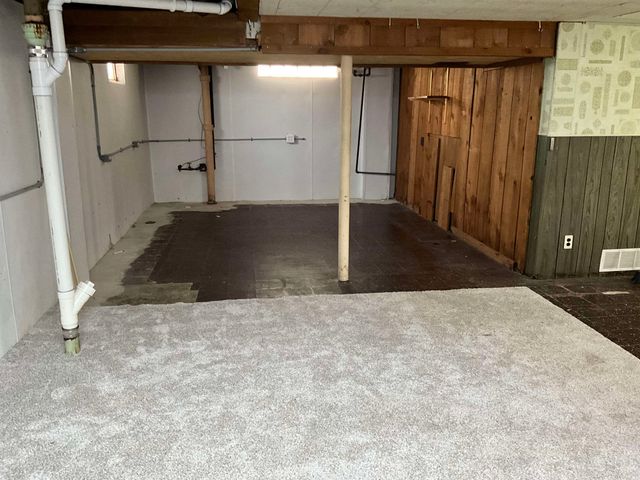 2011 S Sherman Street, Bay City, MI 48708