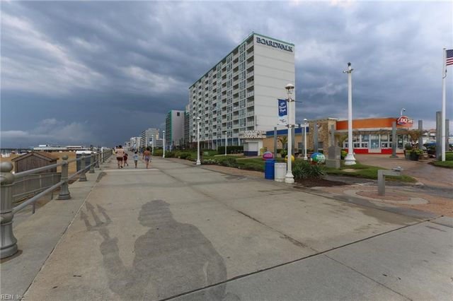 718 14th St Apt B, Virginia Beach, VA 23451