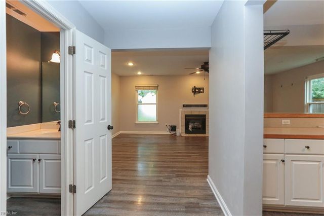718 14th St Apt B, Virginia Beach, VA 23451