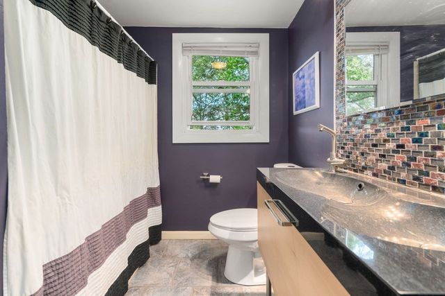 19 Lakeview Dr, Holland, MA 01521