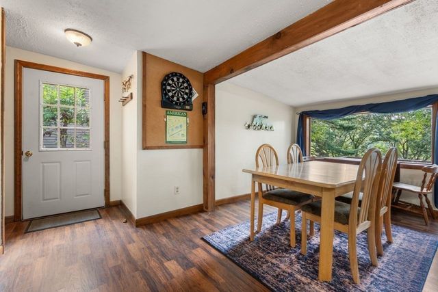19 Lakeview Dr, Holland, MA 01521