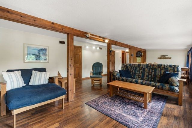 19 Lakeview Dr, Holland, MA 01521