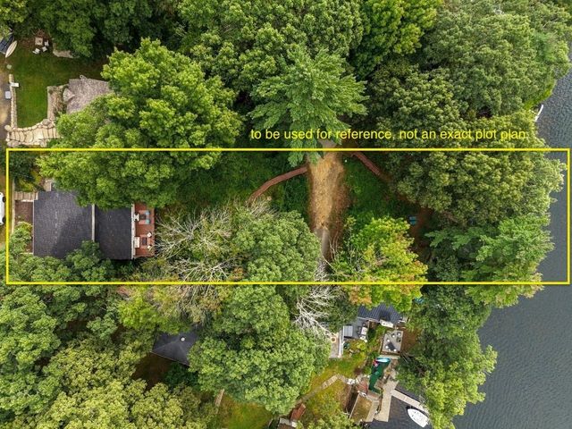 19 Lakeview Dr, Holland, MA 01521