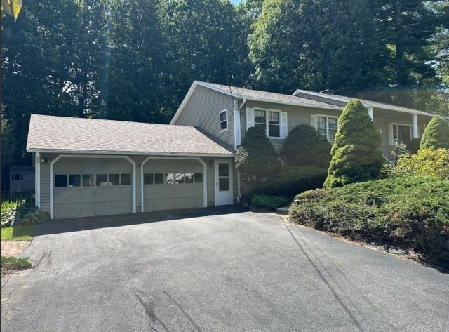 38 Fort Sumter Dr, Holden, MA 01520