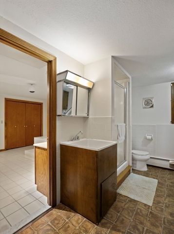 38 Fort Sumter Dr, Holden, MA 01520