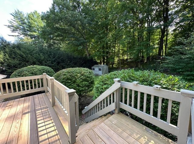 38 Fort Sumter Dr, Holden, MA 01520