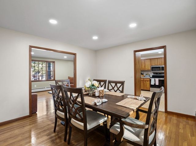 38 Fort Sumter Dr, Holden, MA 01520