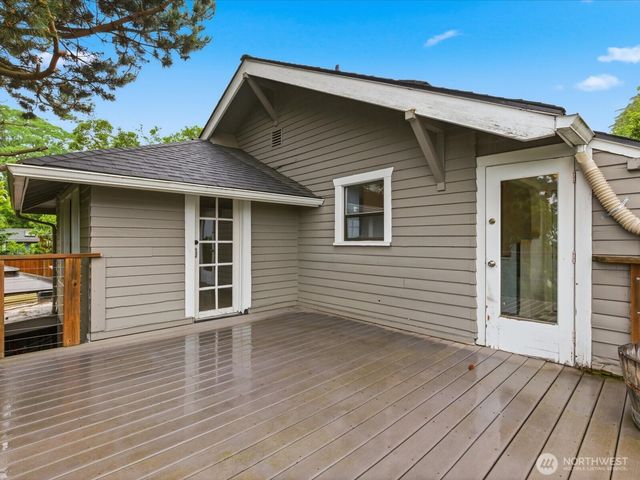 5821 3rd Avenue NW, Seattle, WA 98107
