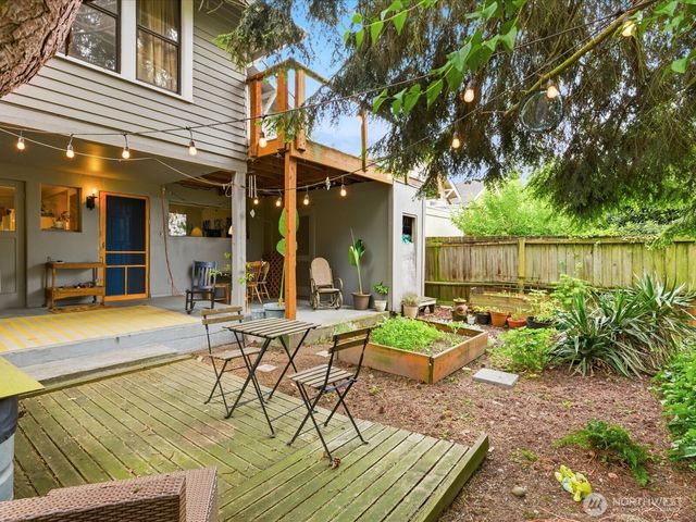 5821 3rd Avenue NW, Seattle, WA 98107