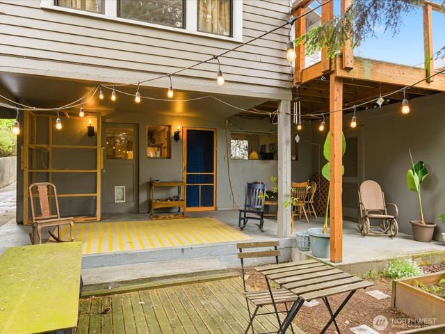 5821 3rd Avenue NW, Seattle, WA 98107