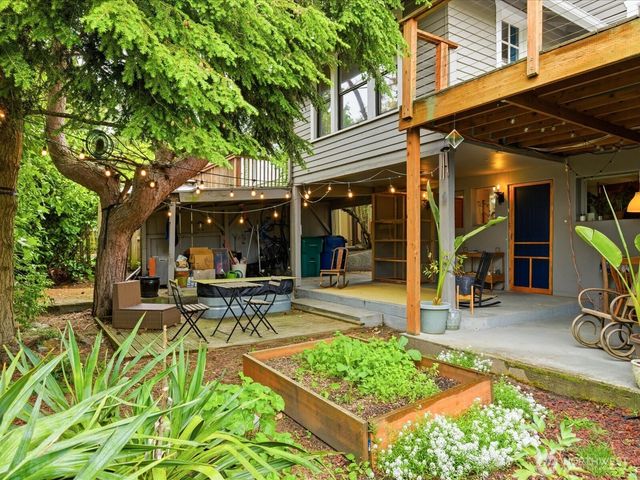 5821 3rd Avenue NW, Seattle, WA 98107