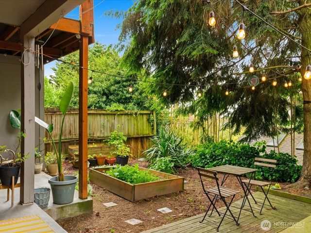 5821 3rd Avenue NW, Seattle, WA 98107