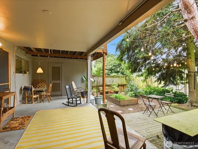 5821 3rd Avenue NW, Seattle, WA 98107