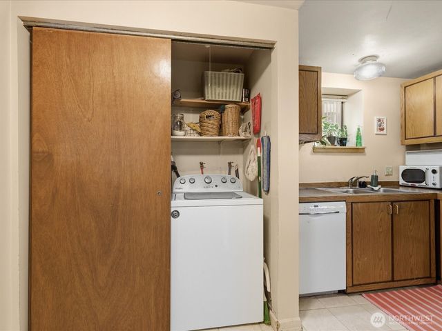5821 3rd Avenue NW, Seattle, WA 98107