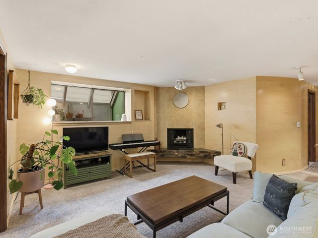 5821 3rd Avenue NW, Seattle, WA 98107