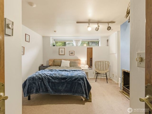 5821 3rd Avenue NW, Seattle, WA 98107