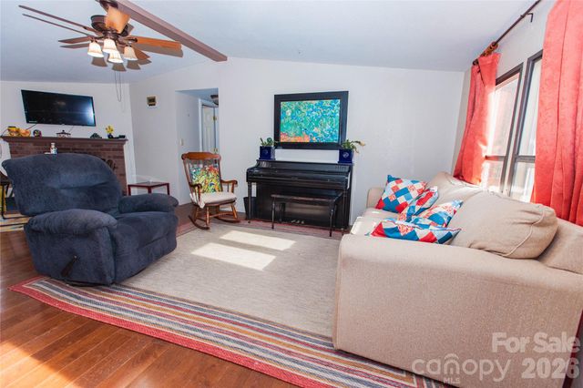 839 Hidden View Loop, Marion, NC 28752