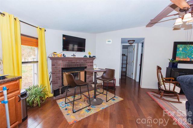 839 Hidden View Loop, Marion, NC 28752