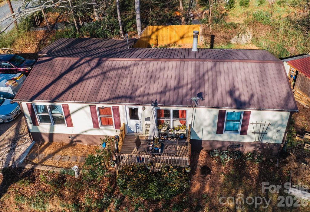 839 Hidden View Loop, Marion, NC 28752