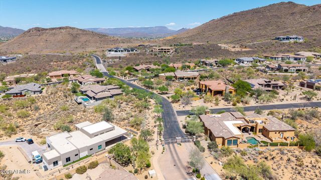 2516 W PRAIANO Way -, Phoenix, AZ 85086