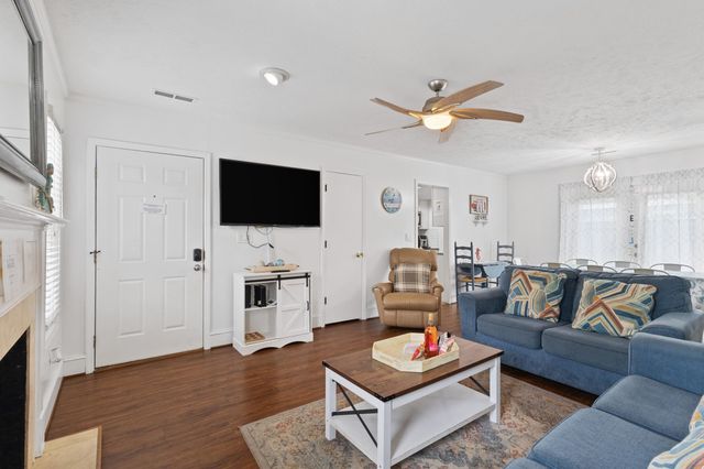 605B 17th Ave. N, North Myrtle Beach, SC 29582